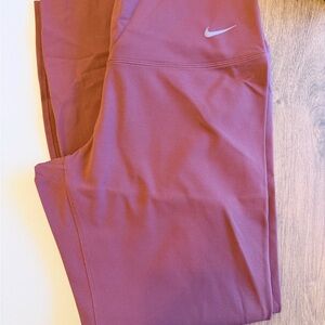 Nike women’s Maroon Performance Leggings - M